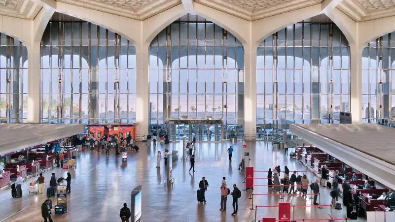 استقبال المسافرين في-مطار الملك فهد الدولي في الدمام - أرشيفية